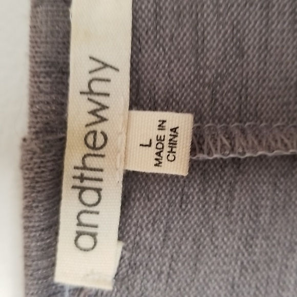 And the why Women's Open front casual sweater with decorative accents - Picture 4 of 6